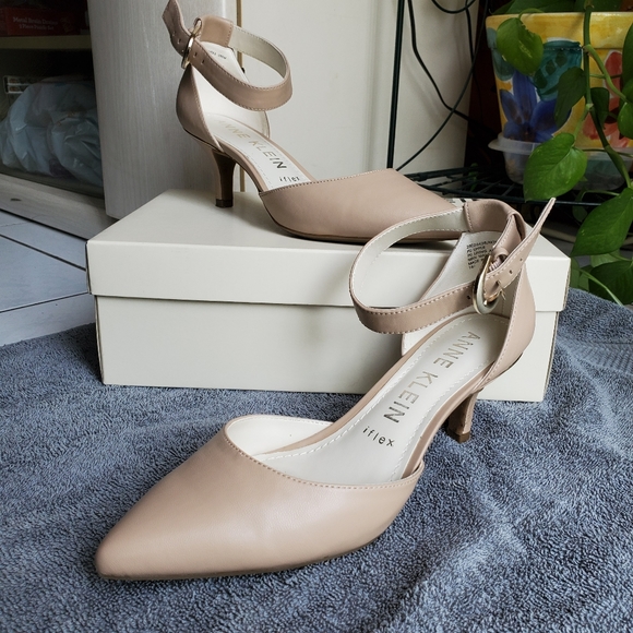 Anne Klein blush heel - Picture 2 of 4